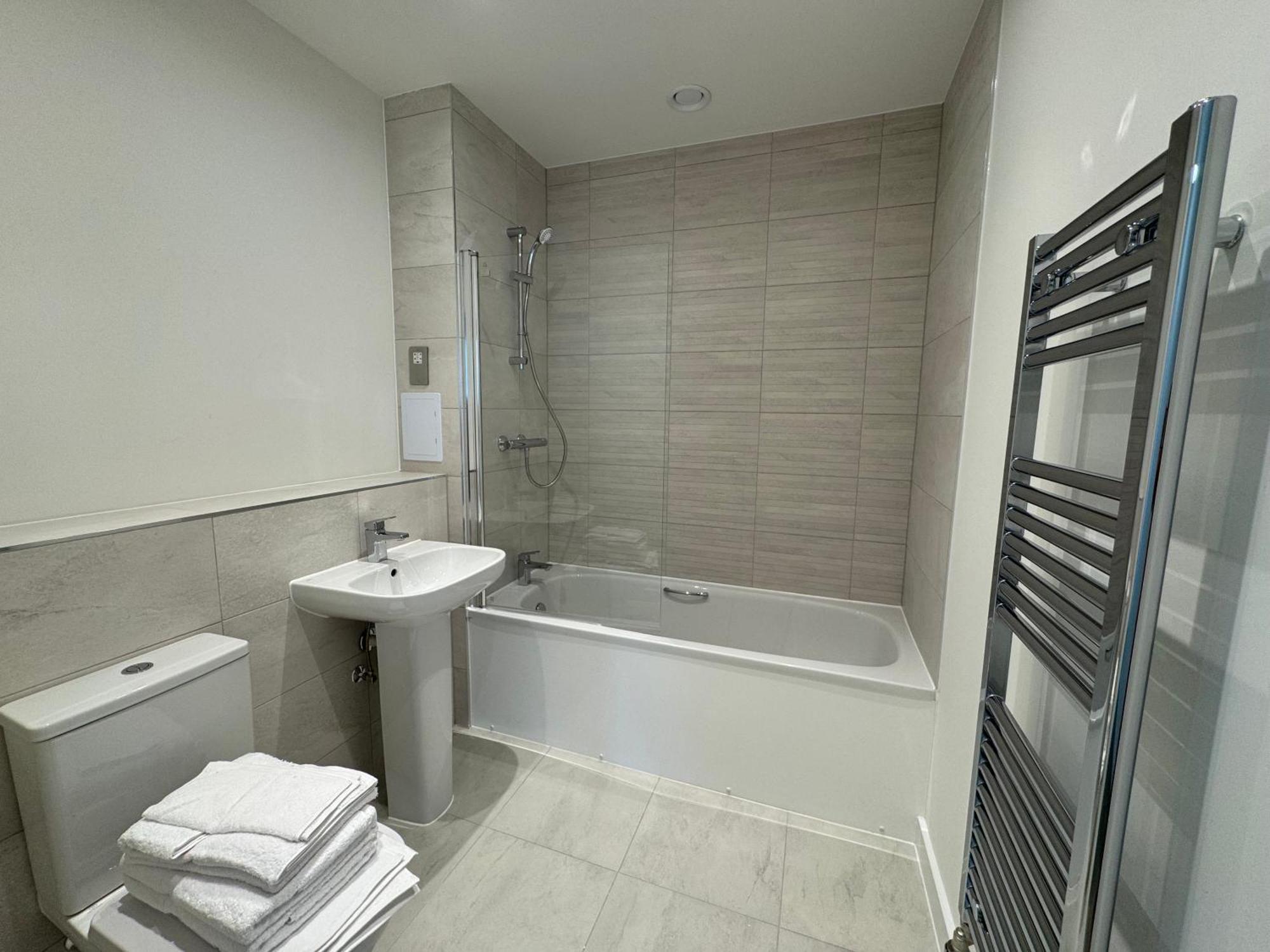 Riverview 2bedroom 2bathoom Airport